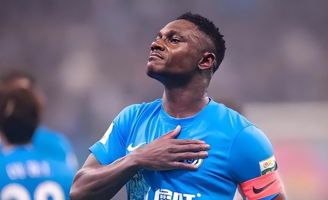 乐鱼体育-罗竞加盟大连英博！未来他能否顶替离队的刘祝润挑大梁，值得关注