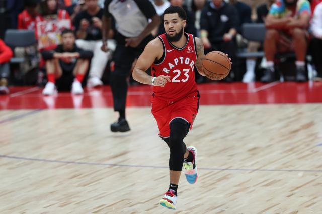 乐鱼体育-场均20+6！范乔丹逆袭不设上限 已变猛龙真魂？