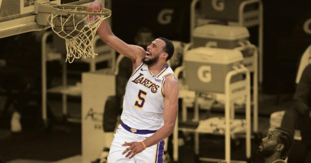 乐鱼app-詹皇点名表扬年轻的塔克，刚满20岁的他有何本事？